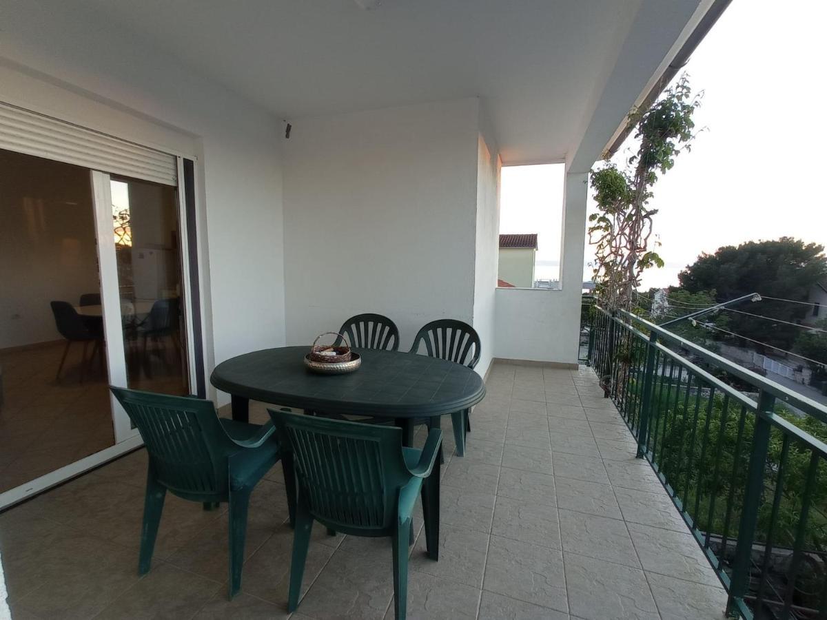 Apartments With A Parking Space Bilo, Primosten - 12868 Exterior foto
